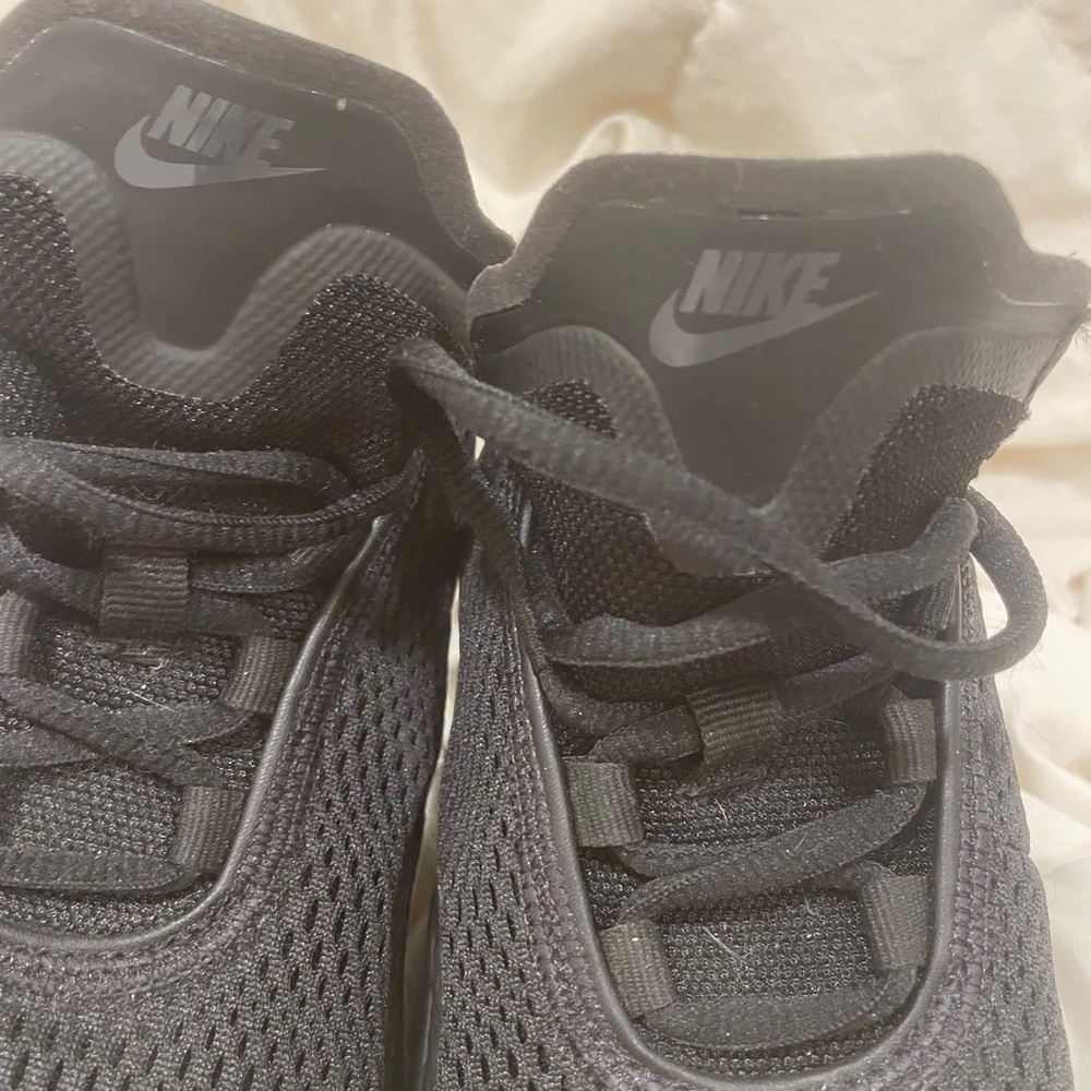 Nike Air Max motion 2 Men's Black Mesh Sneakers Unisex - Picture 9 of 12